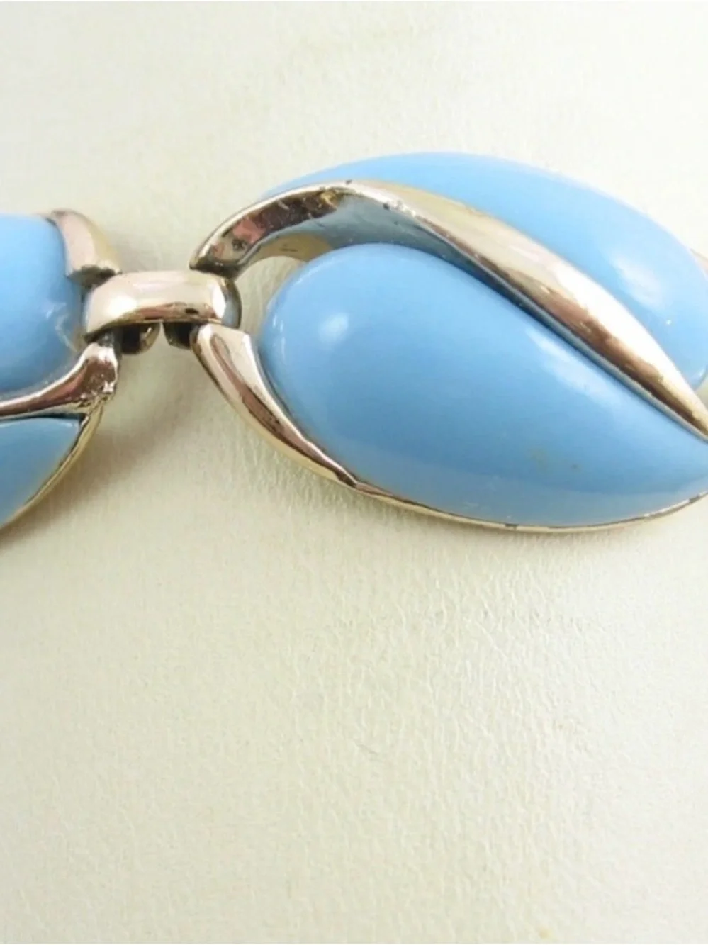 Light Blue Yin Yang TEARDROPS Link BRACELET Vintage Goldtone 7 1/4